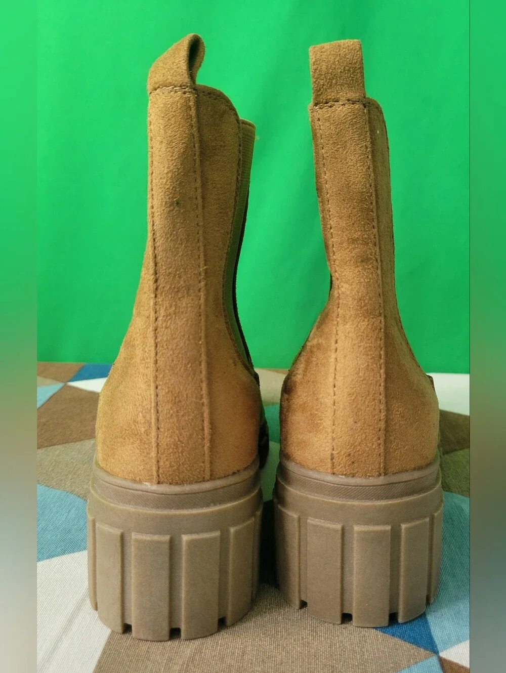 Chelsea Suede Lug Boots Tan Cupcake Couture Girls Size 2 Ankle Chunky Combat